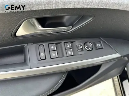 Photo 11 Peugeot 3008  Hybrid 145 e-DCS6