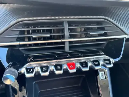 Photo 19 Peugeot 208  Hybrid 110 ch e-DCS6