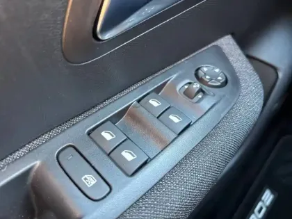 Photo 17 Peugeot 208  Hybrid 110 ch e-DCS6