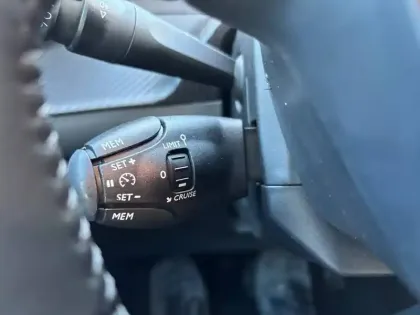 Photo 14 Peugeot 208  Hybrid 110 ch e-DCS6