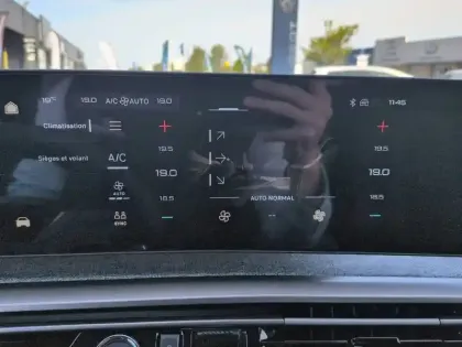 Photo 17 Peugeot 3008  Hybrid 145 e-DCS6