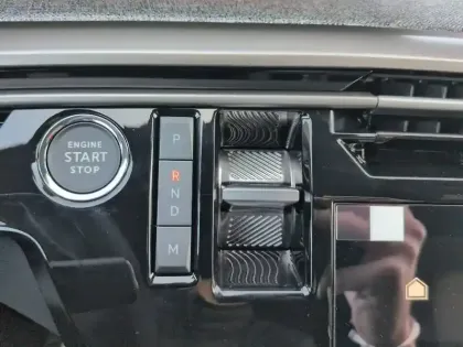 Photo 13 Peugeot 3008  Hybrid 145 e-DCS6