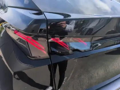 Photo 16 Peugeot 3008  Hybrid 145 e-DCS6