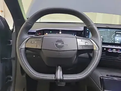 Photo 8 Opel Grandland  1.2 Turbo Hybrid 136 ch e-DCT6