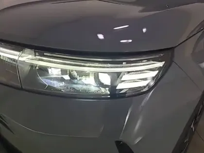 Photo 15 Opel Grandland  1.2 Turbo Hybrid 136 ch e-DCT6