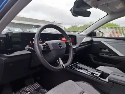 Photo 31 Opel Astra  1.5 Diesel 130 ch BVA8