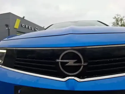 Photo 12 Opel Astra  1.5 Diesel 130 ch BVA8