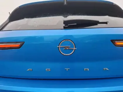 Photo 18 Opel Astra  1.5 Diesel 130 ch BVA8