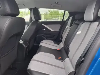 Photo 23 Opel Astra  1.5 Diesel 130 ch BVA8