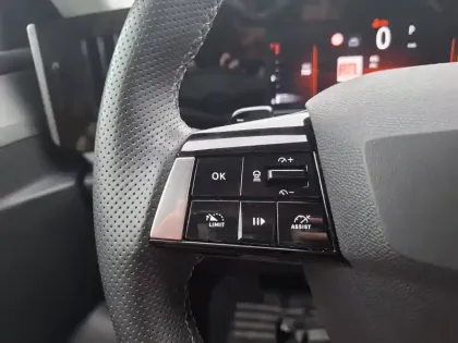 Photo 33 Opel Astra  1.5 Diesel 130 ch BVA8