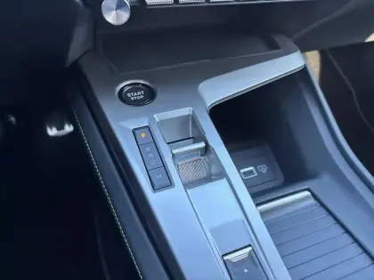 Photo 13 Peugeot 308  SW Hybrid 145 e-DCS6