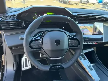 Photo 8 Peugeot 308  SW Hybrid 145 e-DCS6