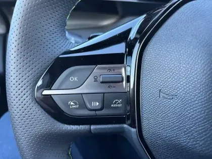 Photo 18 Peugeot 308  SW Hybrid 145 e-DCS6