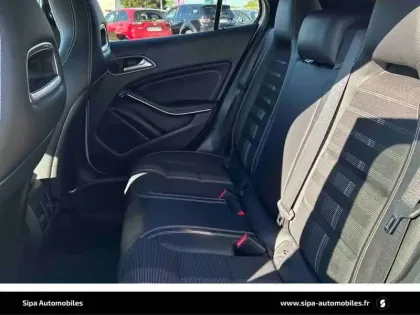 Photo 12 Mercedes GLA  200 d 7-G DCT