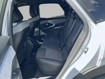 Photo 11 Peugeot 3008  Hybrid 145 e-DCS6
