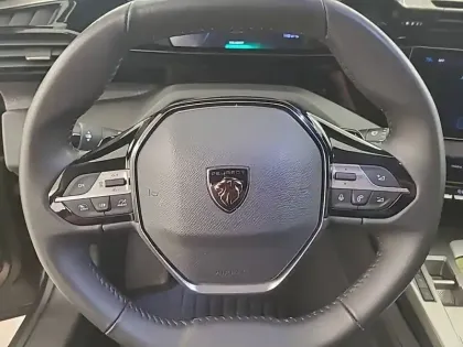 Photo 8 Peugeot 408  PHEV 225 e-EAT8