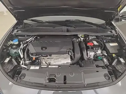 Photo 53 Peugeot 408  PHEV 225 e-EAT8