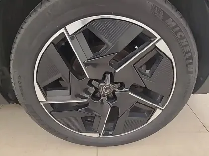 Photo 12 Peugeot 408  PHEV 225 e-EAT8