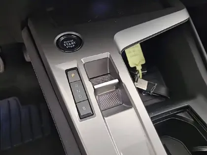 Photo 13 Peugeot 408  PHEV 225 e-EAT8