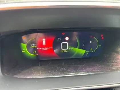 Photo 9 Peugeot 2008  PureTech 130 S&S EAT8