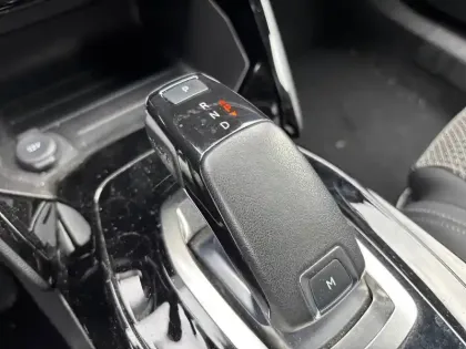 Photo 13 Peugeot 2008  PureTech 130 S&S EAT8