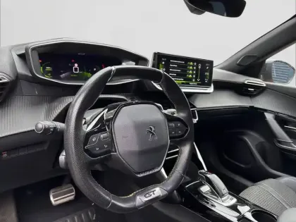 Photo 7 Peugeot 2008  PureTech 130 S&S EAT8