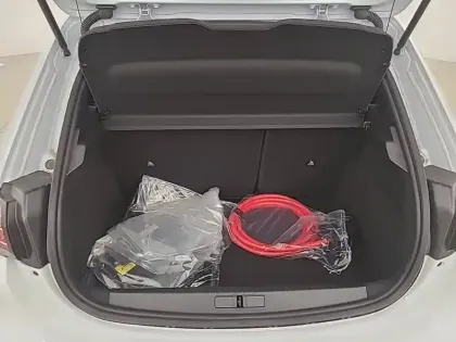 Photo 53 Peugeot 208  Electrique 50 kWh 136ch