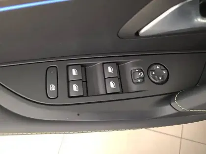 Photo 45 Peugeot 208  Electrique 50 kWh 136ch