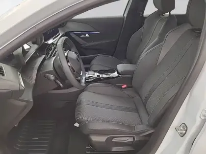 Photo 33 Peugeot 208  Electrique 50 kWh 136ch
