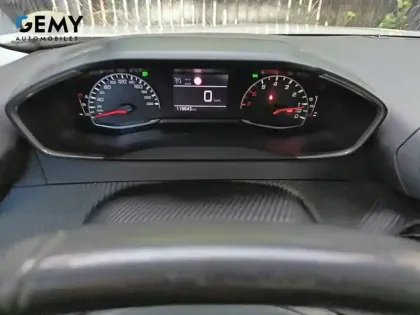 Photo 11 Peugeot 2008  BlueHDi 110 S&S BVM6