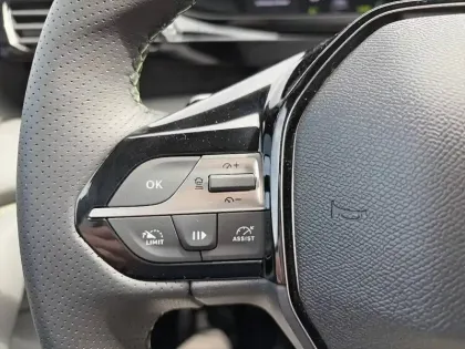 Photo 19 Peugeot 408  Hybrid 145 e-DCS6