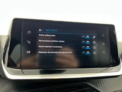 Photo 31 Peugeot 208  PureTech 100 S&S BVM6