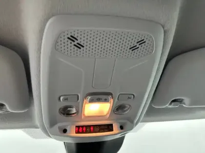 Photo 32 Peugeot 208  PureTech 100 S&S BVM6