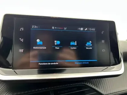Photo 27 Peugeot 208  PureTech 100 S&S BVM6