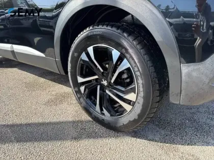 Photo 10 Peugeot 2008  PureTech 130 S&S BVM6