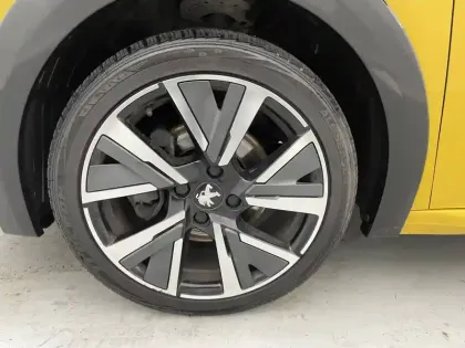 Photo 16 Peugeot 208  PureTech 130 S&S EAT8