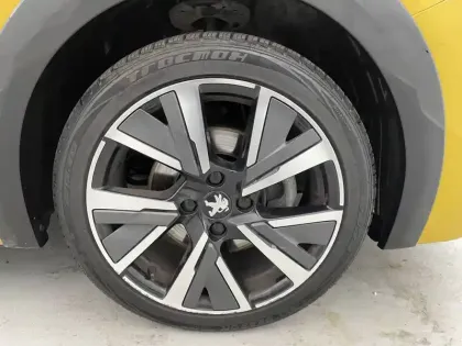 Photo 17 Peugeot 208  PureTech 130 S&S EAT8