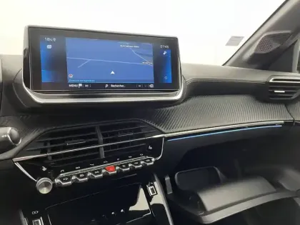 Photo 27 Peugeot 208  PureTech 130 S&S EAT8