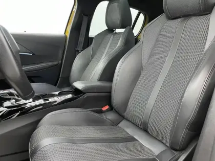 Photo 13 Peugeot 208  PureTech 130 S&S EAT8