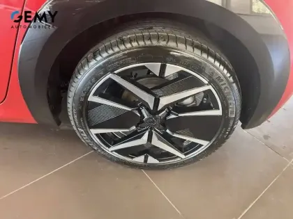 Photo 10 Peugeot 208  Hybrid 145 ch e-DCS6