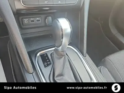 Photo 17 Renault Megane Mégane IV Berline TCe 140 EDC FAP - 21N