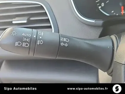 Photo 28 Renault Megane Mégane IV Berline TCe 140 EDC FAP - 21N