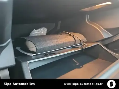 Photo 24 Renault Megane Mégane IV Berline TCe 140 EDC FAP - 21N