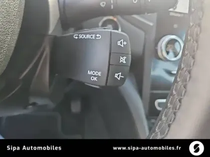 Photo 27 Renault Megane Mégane IV Berline TCe 140 EDC FAP - 21N