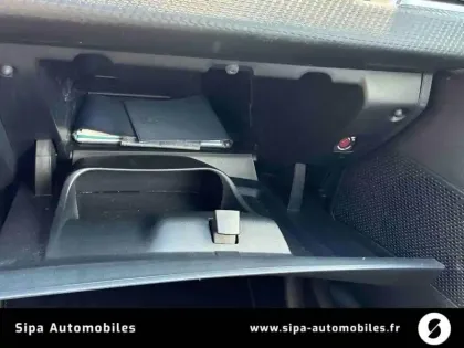 Photo 31 Peugeot 2008  PureTech 110ch S&S EAT6