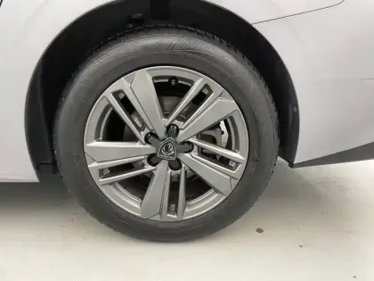 Photo 15 Peugeot 308  SW BlueHDi 130ch S&S EAT8