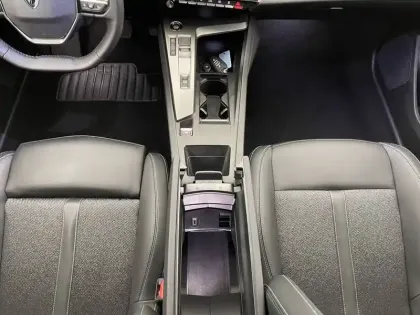 Photo 24 Peugeot 308  SW BlueHDi 130ch S&S EAT8