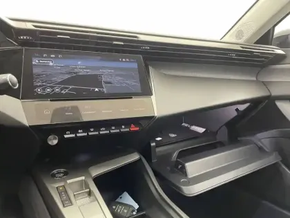 Photo 27 Peugeot 308  SW BlueHDi 130ch S&S EAT8