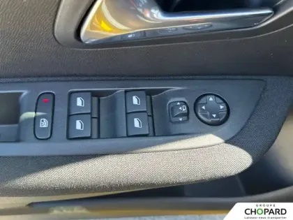 Photo 23 Peugeot 208  PureTech 75 S&S BVM5