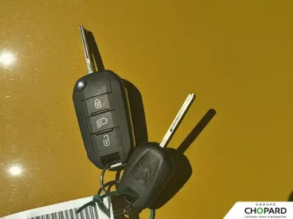 Photo 20 Peugeot 208  PureTech 75 S&S BVM5